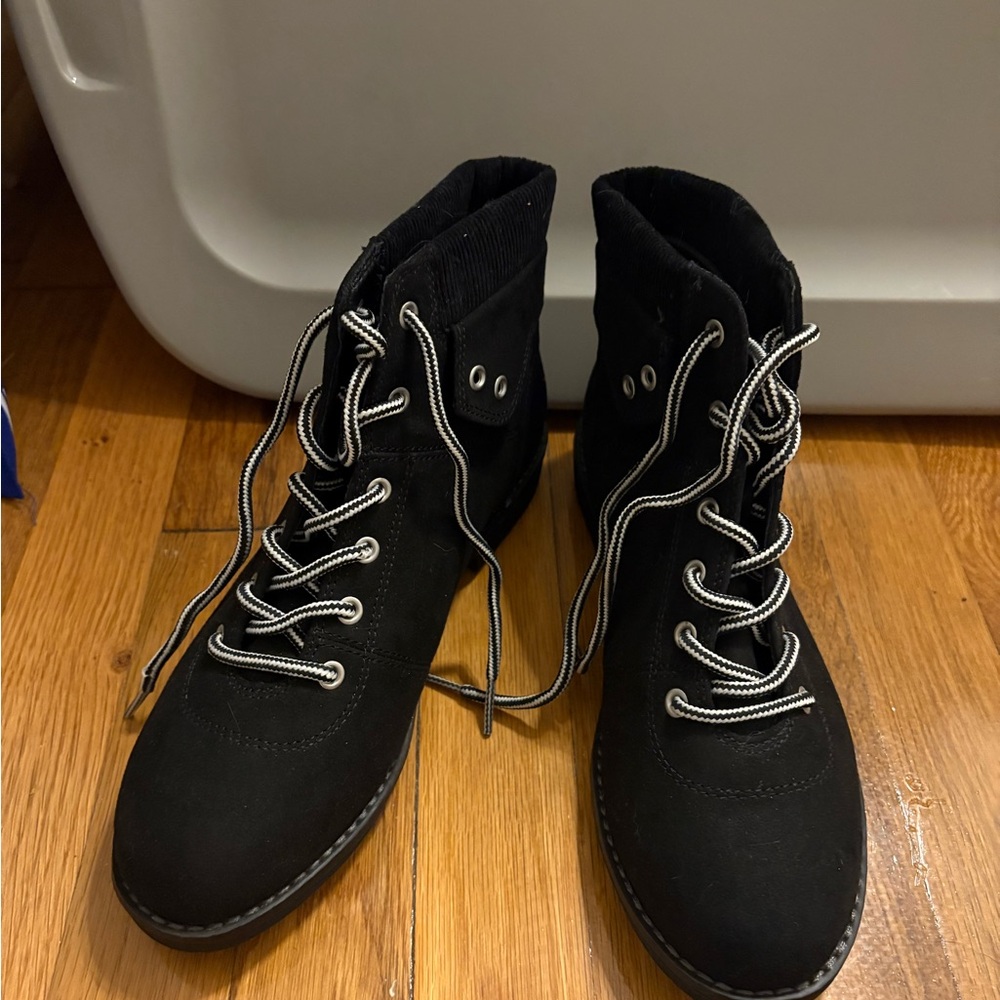 St. John's Bay Black Lace Up Boots